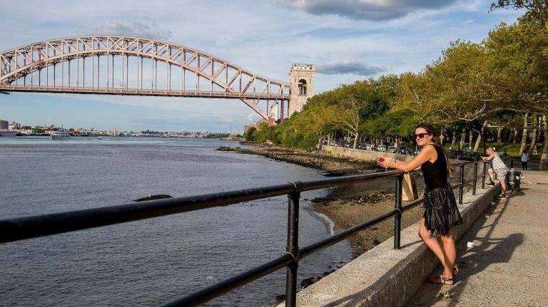 16 cheap outdoor thrills, ice skating to zoos 6 Astoria Park has some of the best views in the city.