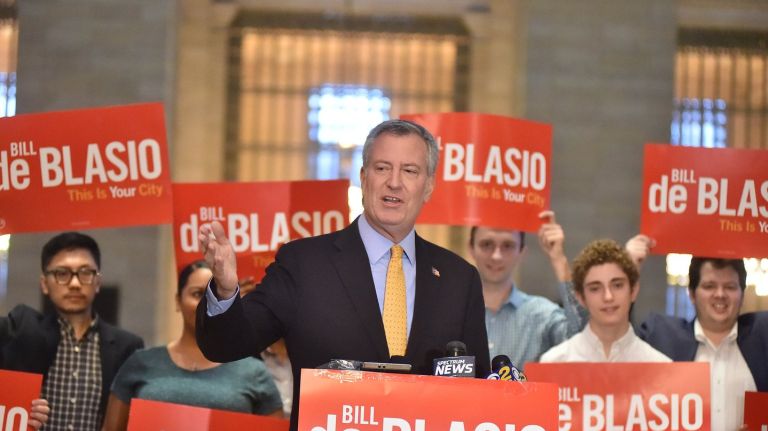 Mayor Bill de Blasio campaigns in Grand Central Station.