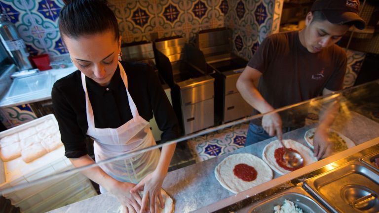 9 things to do this week in NYC, from meeting Zadie Smith to a haunted whiskey tour 3 Giorgia Caporuscio makes a Regina Margherita pizza at Keste, at 77 Fulton St. in Manhattan.