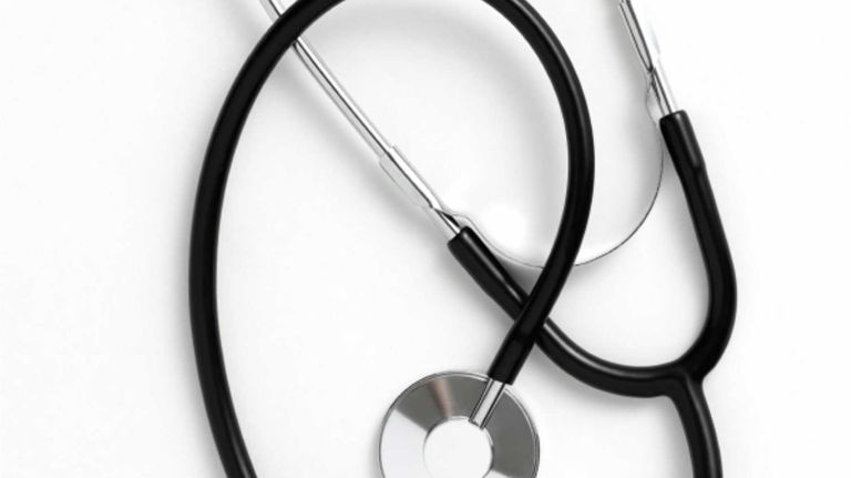 The U.S. administration Monday dramatically cut expectations for 2015 Obamacare enrollment.