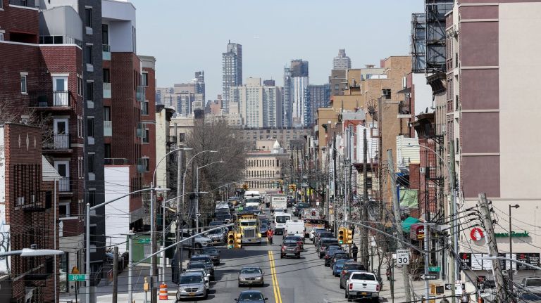 Airbnb bookings in NYC hit record high for Christmas week, company says 1 Queens saw the highest growth rate for the week of Christmas, Airbnb says.