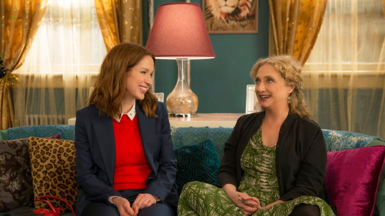 Carol Kane stars as Ellie Kemper's landlord in "Unbreakable Kimmy Schmidt."