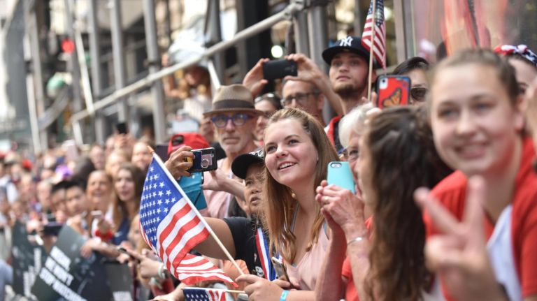 World Cup parade: Photos from the celebration for the U.S. women's soccer team 25 The crowd watches as the World Cup ticker-tape parade proceeds up Broadway.