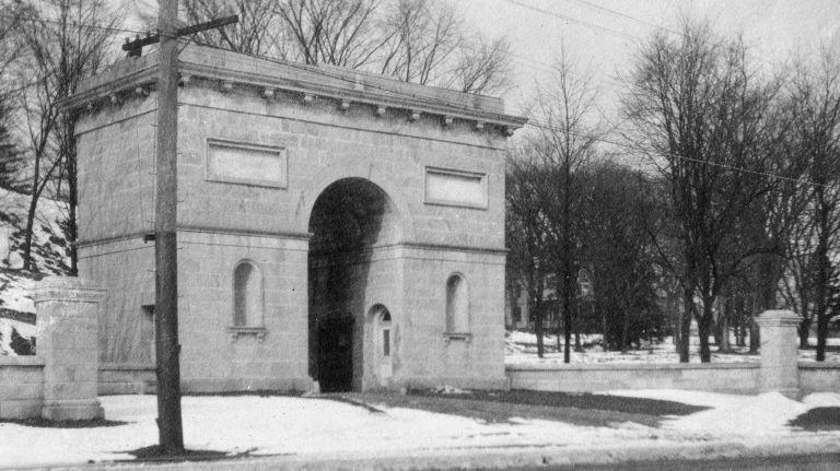 'Lost Inwood' photos show how neighborhood has changed 13 An estate's surviving arch entryway, on Broadway near West 2167th Street (pictured in 1890), remains a lone witness to the incredible wealth and eccentricities of its former owners.