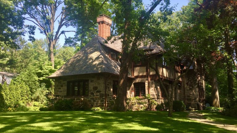 City looks to ease permitting for small development projects in special, natural areas 2 The new single district would provide clearer development standards.