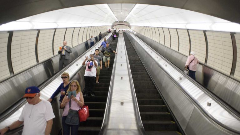 34th Street-Hudson Yards No. 7 subway station 22 The first passengers enter the 34th Street-Hudson Yards No. 7 station in Manhattan on Sunday, Sept. 13, 2015. The $2.42 billion, 1.5-mile extension of the No. 7 Line offers access to the Jacob Javits Convention Center, the High Line and Hudson River Park.