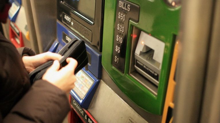 Throwback to March 2008 when a 30-day card was $81. Or 10 years before that, 1998, when it was a mere $63. To compare, a Chicago CTA 30-day pass costs only $100 and student discounts are available. 