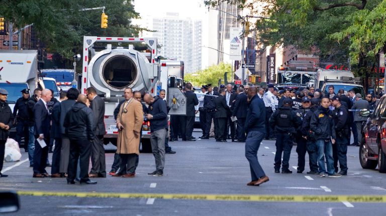 Bombs sent to Democrats, Trump critics: What to know 1 Police respond to the suspicious package sent to CNN's offices in the Time Warner Center on Columbus Circle on Wednesday, Oct. 24.