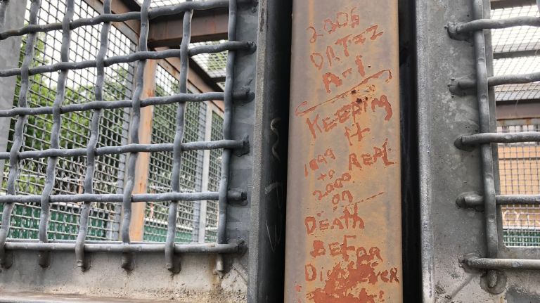 Behind the bars at ‘Orange Is the New Black’ prison on Staten Island 20 Let's just call Litchfield's ladies a tad bit lucky for scoring rights to the kickball game. The maximum security outdoor rec space at Arthur Kill is similar to that of