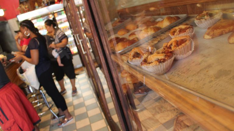 What to do and eat in Kingsbridge in the Bronx 10 With a full day of walking ahead, you'll need on-the-go sustenance. This Mexican-style bakery at 211 W. 231st St. offers a complete assortment of traditional fare, from conchas and coyotas to gallinas and orejas ($1-$3). Grab a pair of tongs, load up your tray and the friendly staff behind the counter will bag it up.