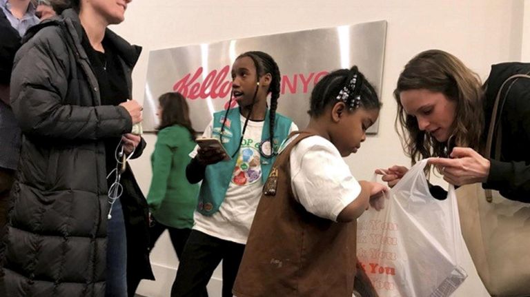 Homeless Girl Scouts extend cookie sale in Union Square 11 Kellogg offered its pop-up store on East 17th Street because of the challenges in managing a traditional cookie sale by children who live in shelters.