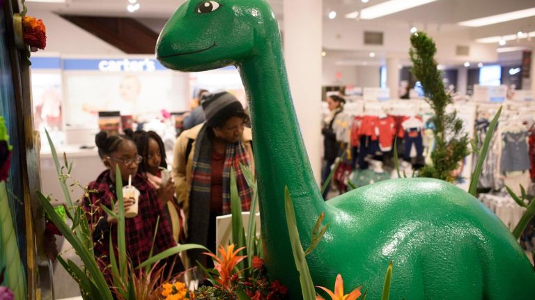Macy’s Flower Show creates a fairy tale of flowers 19 A family looks at