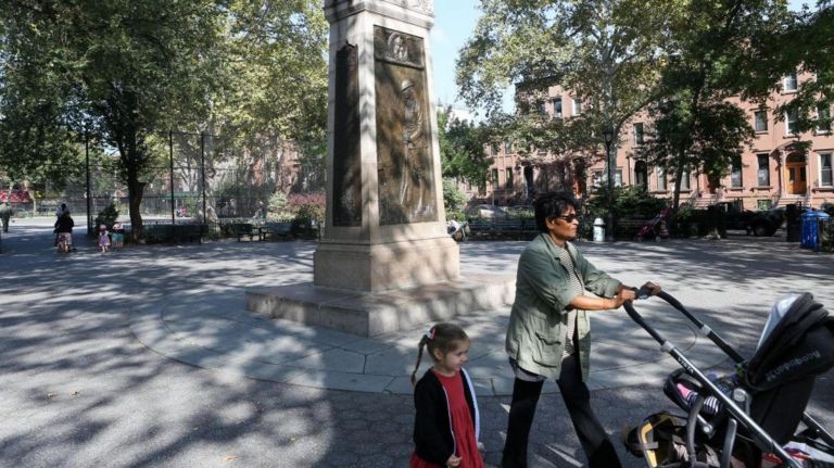 What to do and where to eat in Carroll Gardens, Brooklyn's peaceful neighborhood 9 Carroll Park offers a shady respite when you've been shopping all morning.