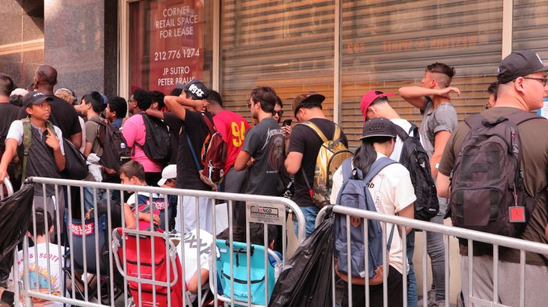 Kanye West's 'Pablo' pop-up brings the lines to downtown Manhattan 7 These fans were prepared to spend their Friday waiting in line.