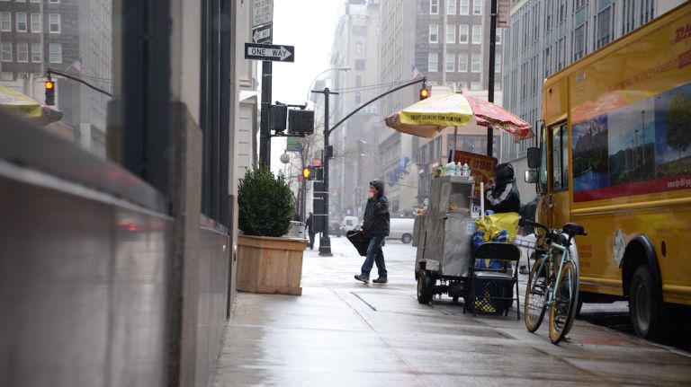 NYC weather: Light snow coats Manhattan 8 Snow on a Monday is not easy, there is no denying on this Feb. 8, 2016. Consider a quick pitstop to grab a snack and a few minutes of relief from the wind blowing in your face.