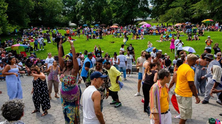 Harlem’s Sundae Sermon, celebrating 10 years, may take its groove to Governor’s Island 1 Sundae Sermon, a five-hour dance party in tribute to women, brought Harlem residents to St Nicholas Park on Sunday.
