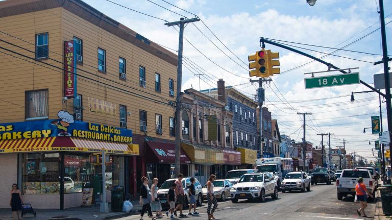 College Point, Queens 35 Shops on College point Boulevard. City Living in the neighborhood of College Point in Queens.August 7, 2015