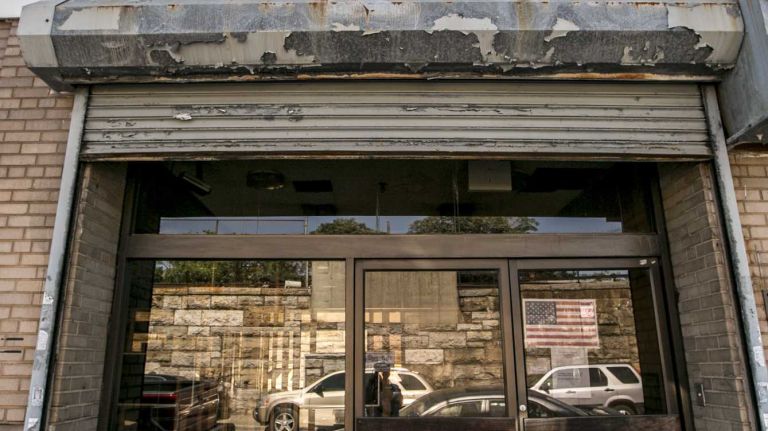 Legionnaires' disease: Bronx sites that have tested positive for legionella 17 Streamline Plastics in the Bronx, seen on Aug. 7, 2015, is one of the buildings where the cooling tower tested positive for Legionnaires' disease.