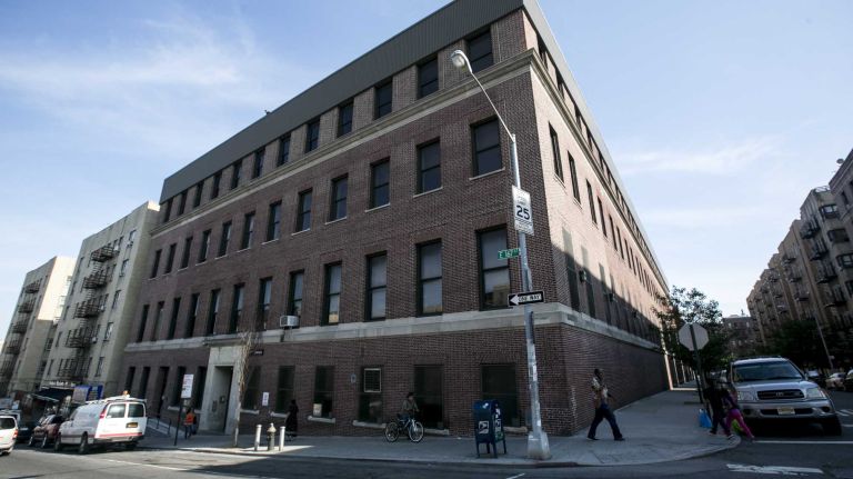 Legionnaires' disease: Bronx sites that have tested positive for legionella 25 A Verizon phone company building in the Bronx, seen on Aug. 7, 2015, is one of several buildings where the cooling tower tested positive for Legionnaires' disease.