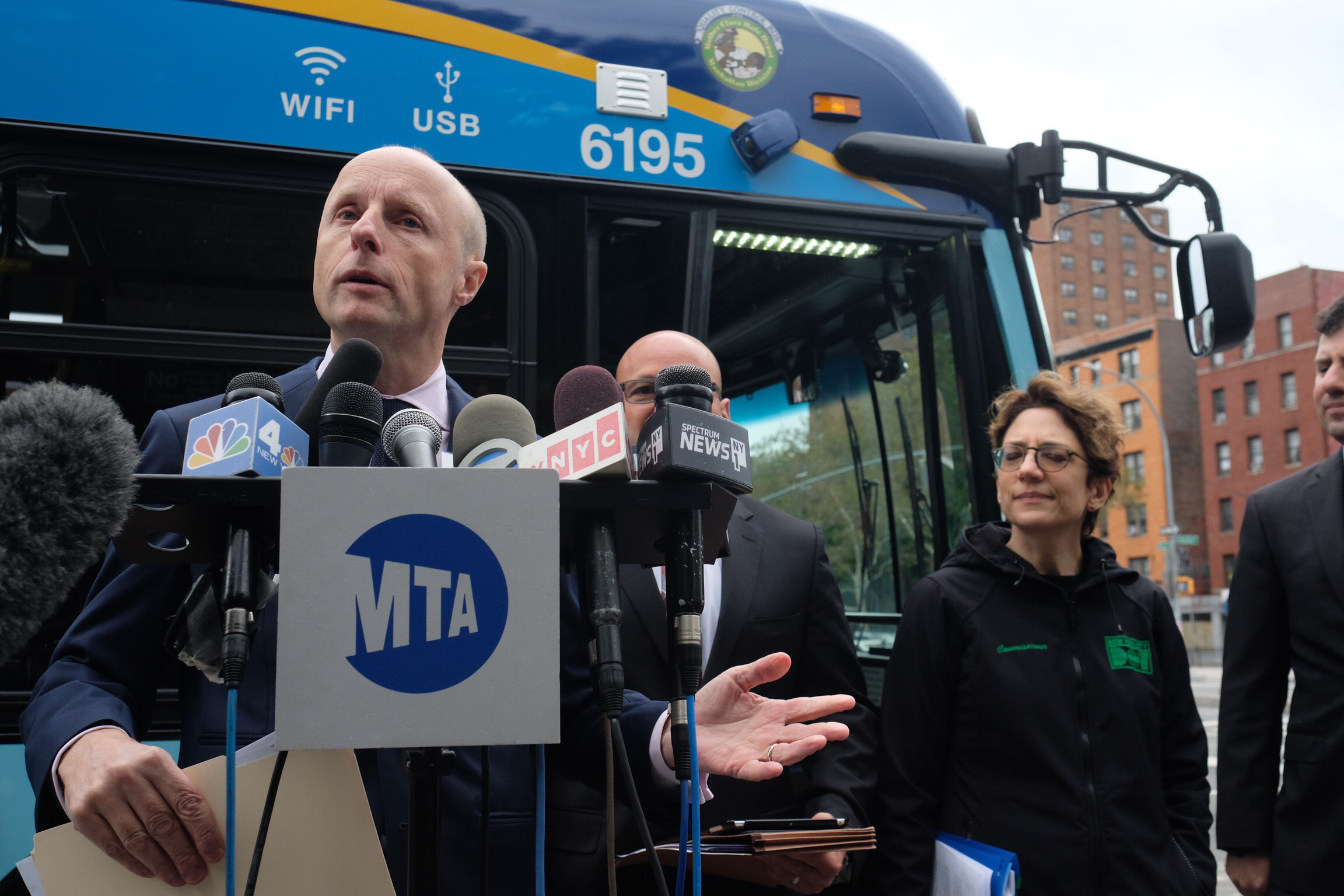 More riders on buses ‘sailing along’ 14th St.: MTA 1