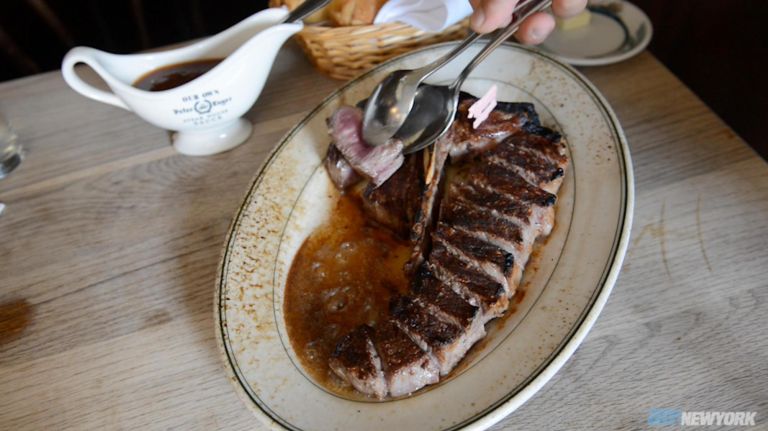Peter Luger launches online reservations to address long wait times