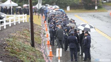 Hundreds of cops attend wake for fallen NYPD officer