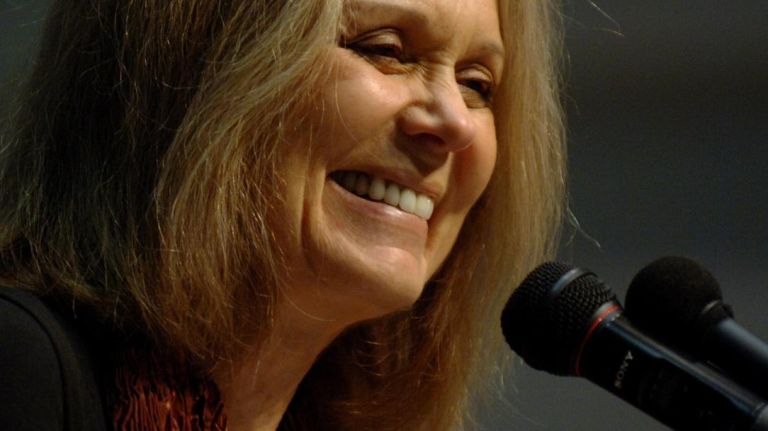 Gloria Steinem apologized on her Facebook page for criticizing young feminists who don't support Hillary Clinton.