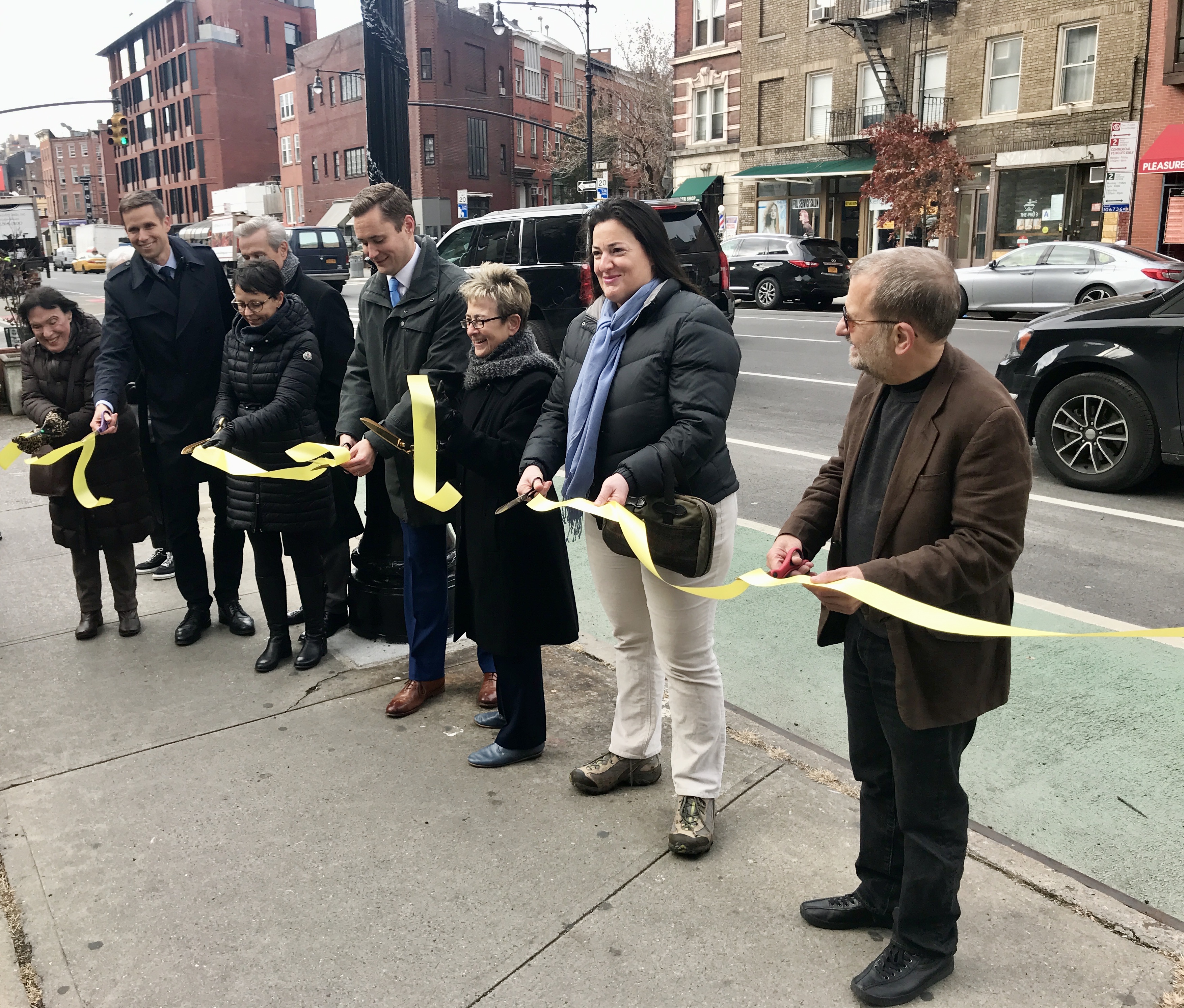 West Village finally gets old-fashioned street lights 2