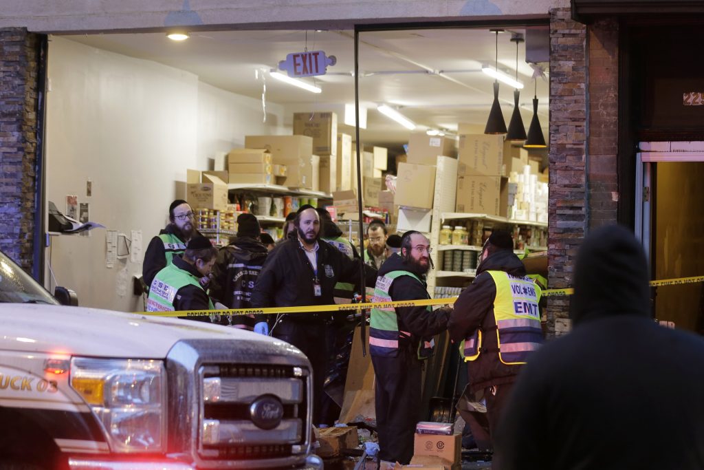 UPDATE Jersey City mayor says gunmen were targeting Kosher market in shooting rampage amNewYork