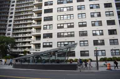 Yorkville-2nd-Ave-Subway-at-86th-street-Manhattan-neighborhood-New-York-Marketproof