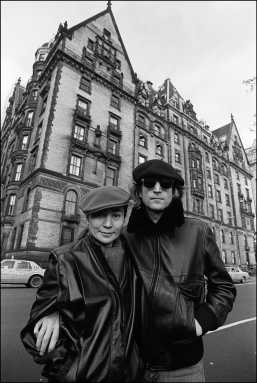 John Lennon and Yoko Ono in front of the Dakota, New York, Nov. 21, 1980, by Allan Tannenbaum.