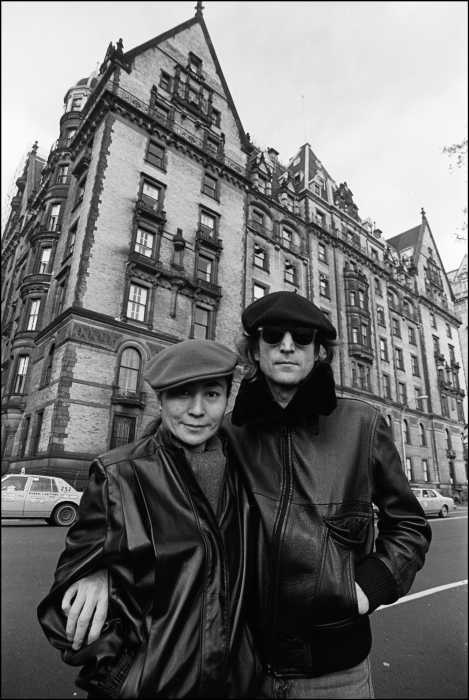 John Lennon and Yoko Ono in front of the Dakota, New York, Nov. 21, 1980, by Allan Tannenbaum.