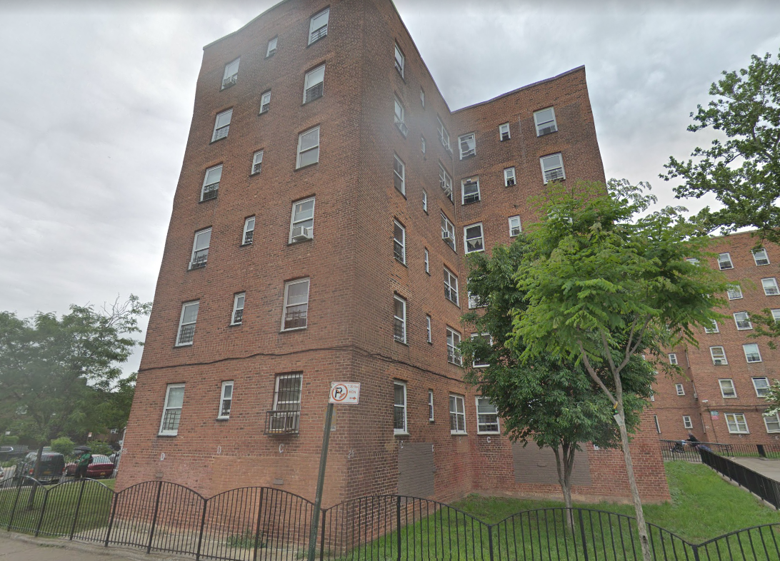 Mystery surrounds death of woman who was found unconscious at the Red Hook Houses amNewYork