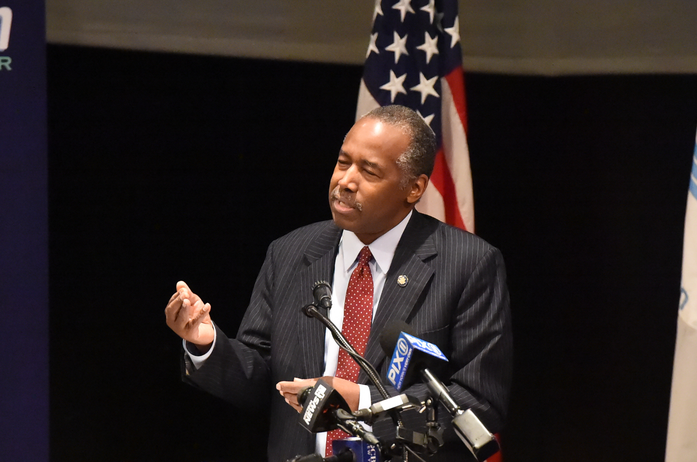 HUD Sec talks education and literacy at rushed ribbon cutting ceremony in East Harlem 3