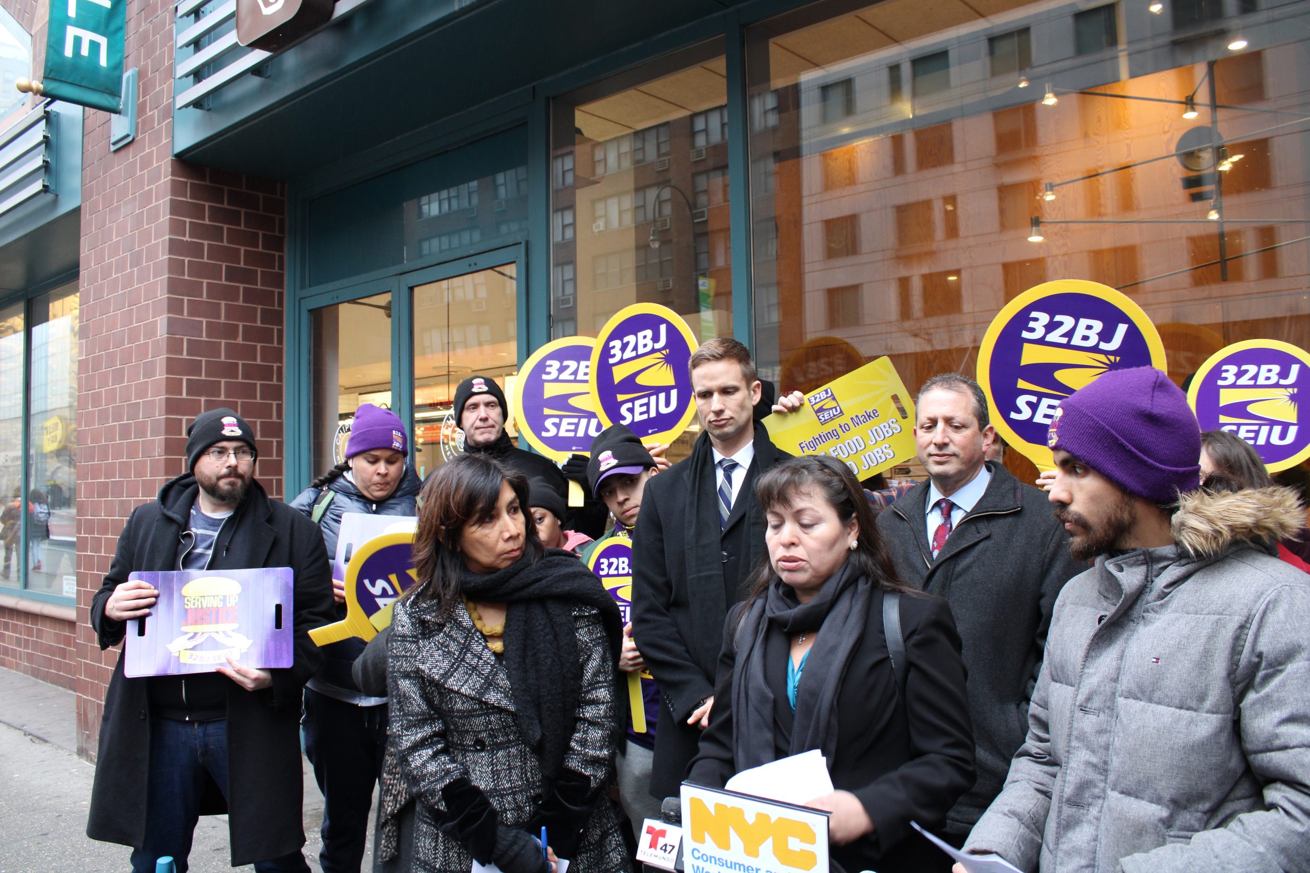Illegally fired Chipotle employee returns to work in Manhattan, restaurant pays damages amNewYork