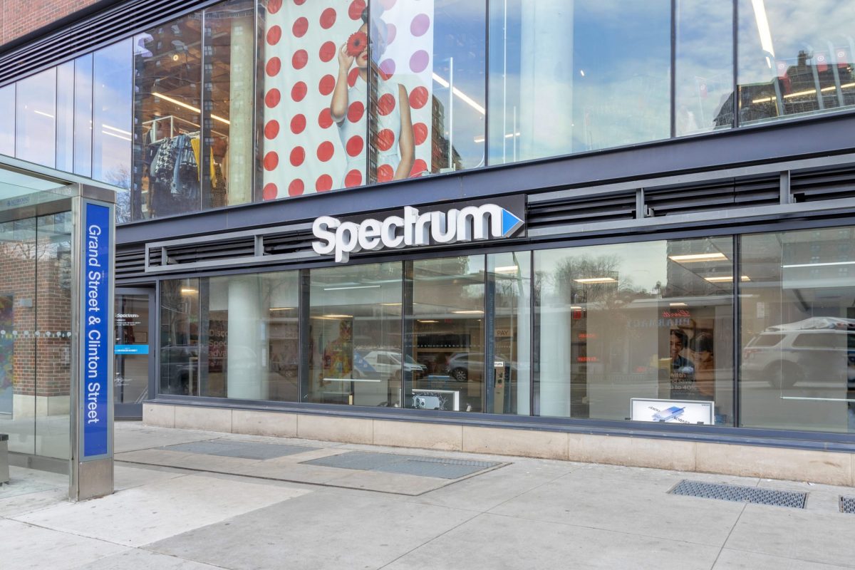 Spectrum store_396 Grand St_exterior