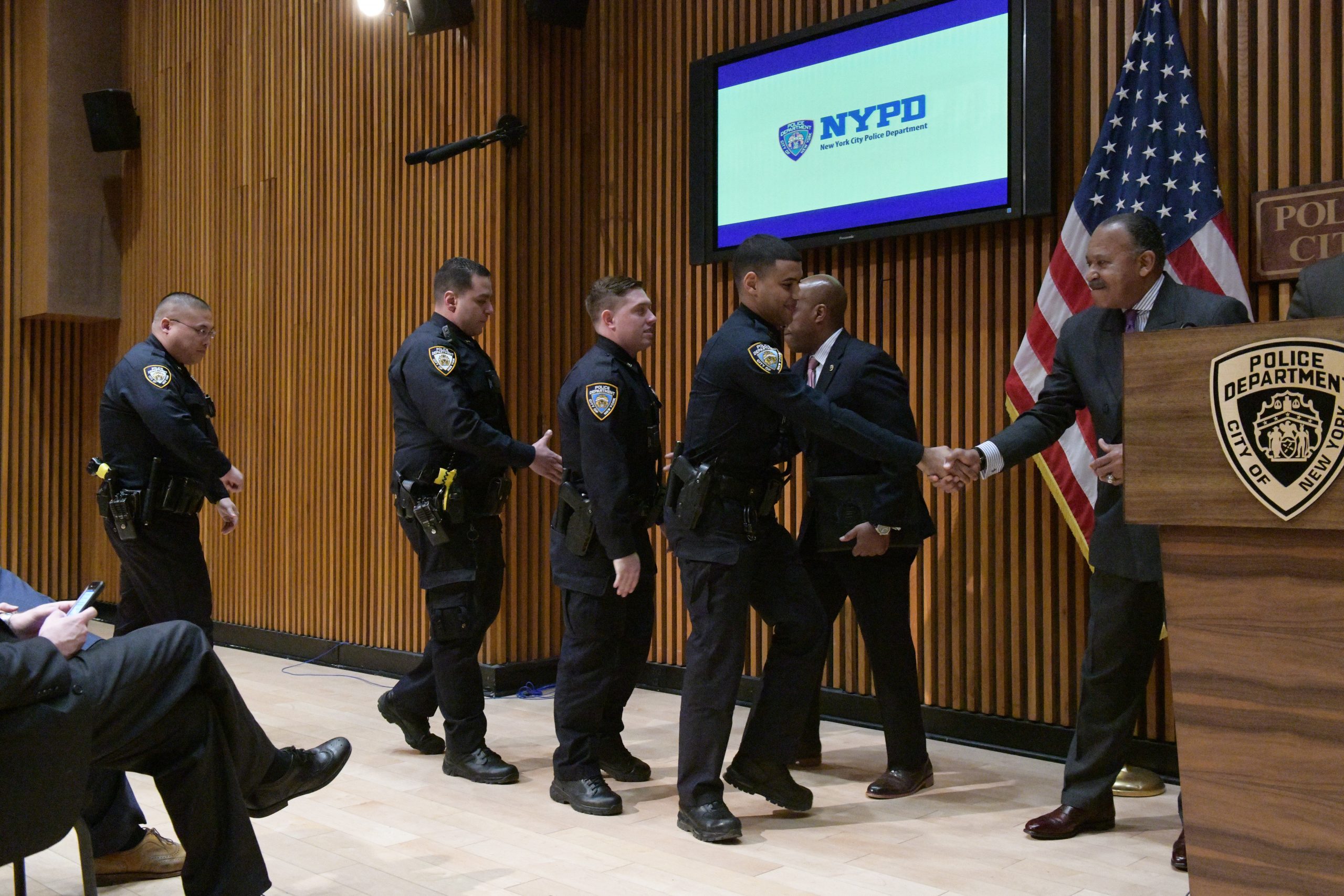 Selfless cops save teen with knife from jumping from window in Manhattan 2