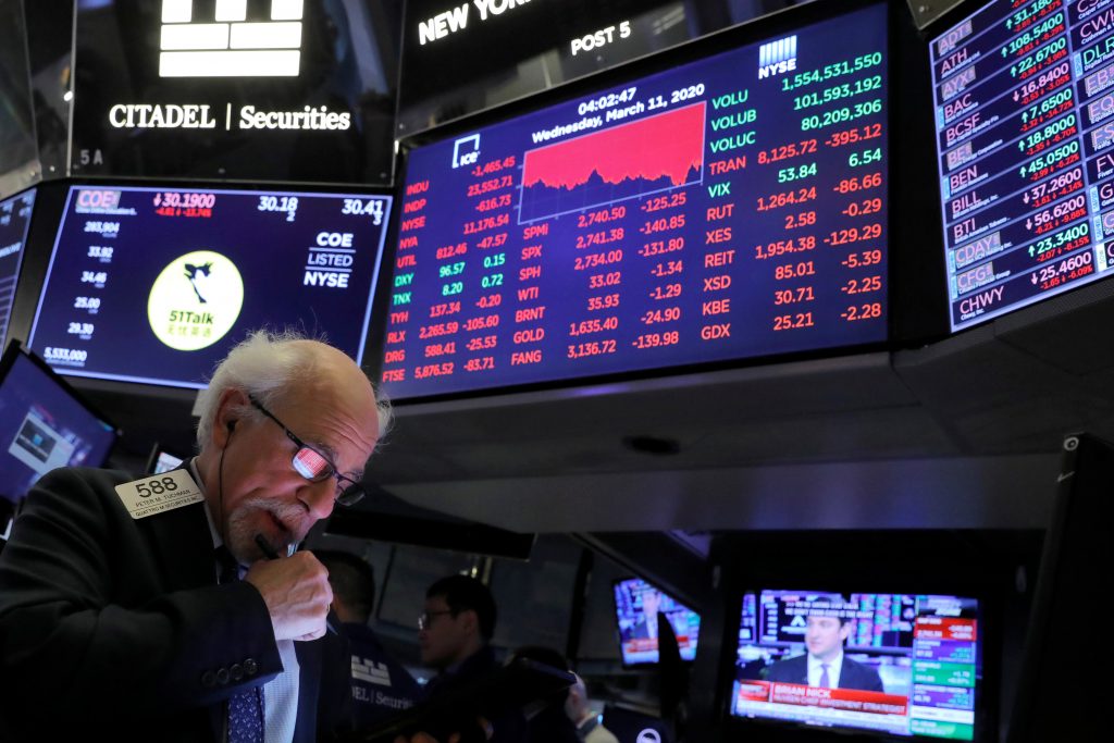 S&P 500 tumbles 7, triggers 15minute trading halt amNewYork