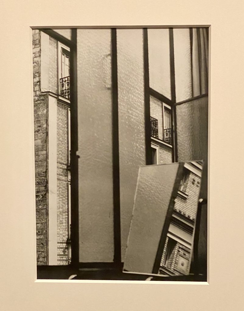 Exhibition at the Met looks at photos from the past century 2