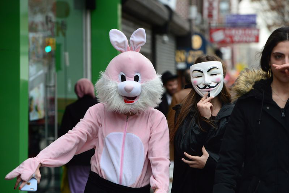 Purim Jewish celebration in New York City calls for 'prayer and Purell' 2