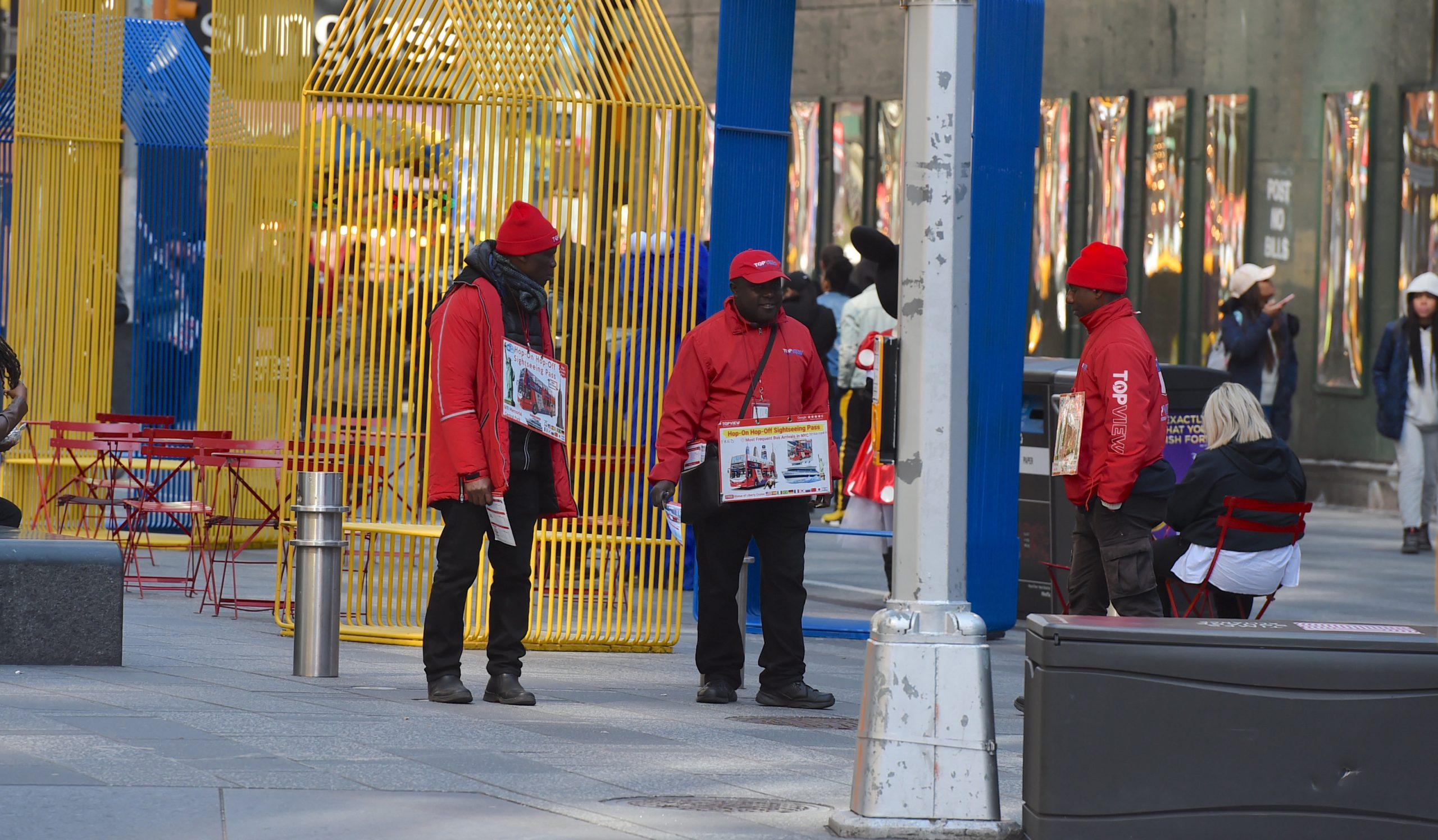 Times Square virtually empty amid virus crisis, and the workers suffer 3