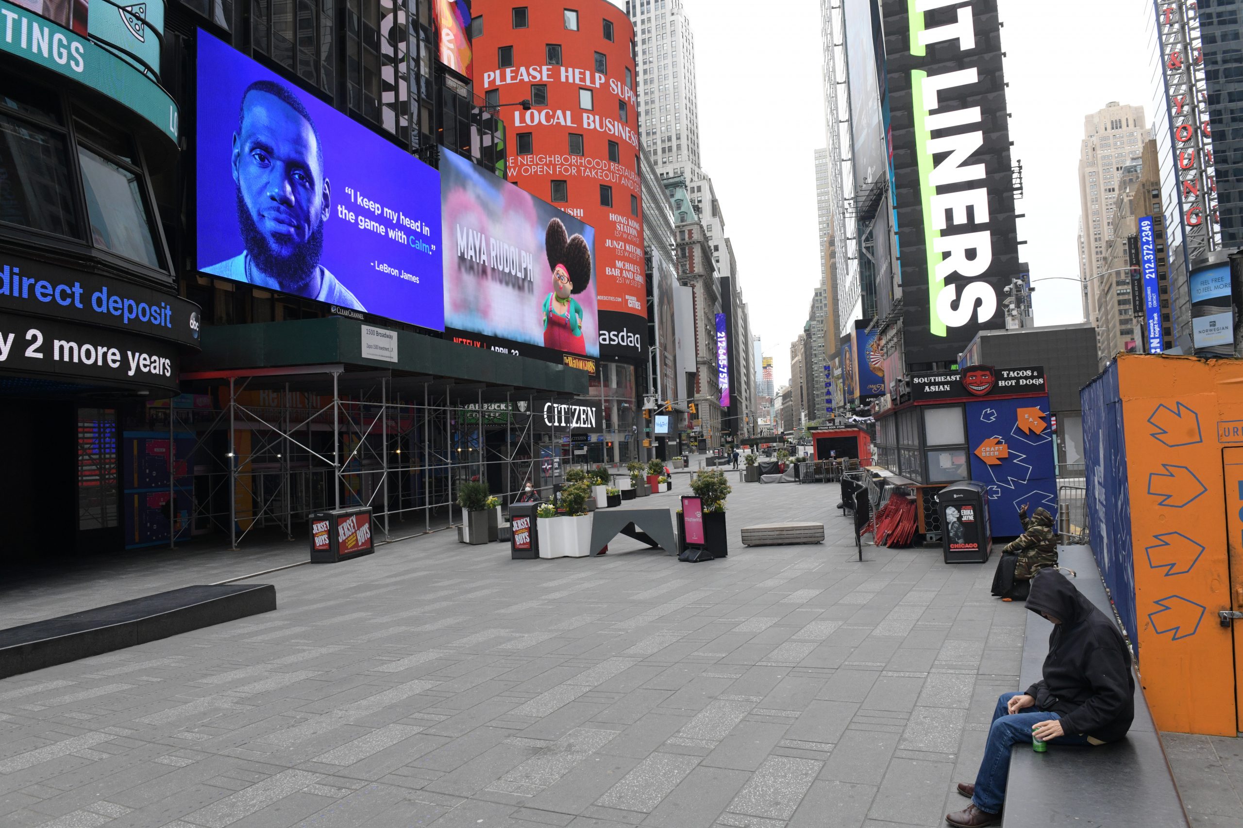 Empty for Easter: Manhattan landmarks had few visitors amid the pandemic 8
