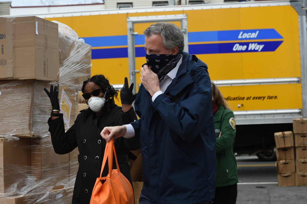 'We will not let anyone go hungry': Mayor assists and reassures Brooklyn pantry amid pandemic 2