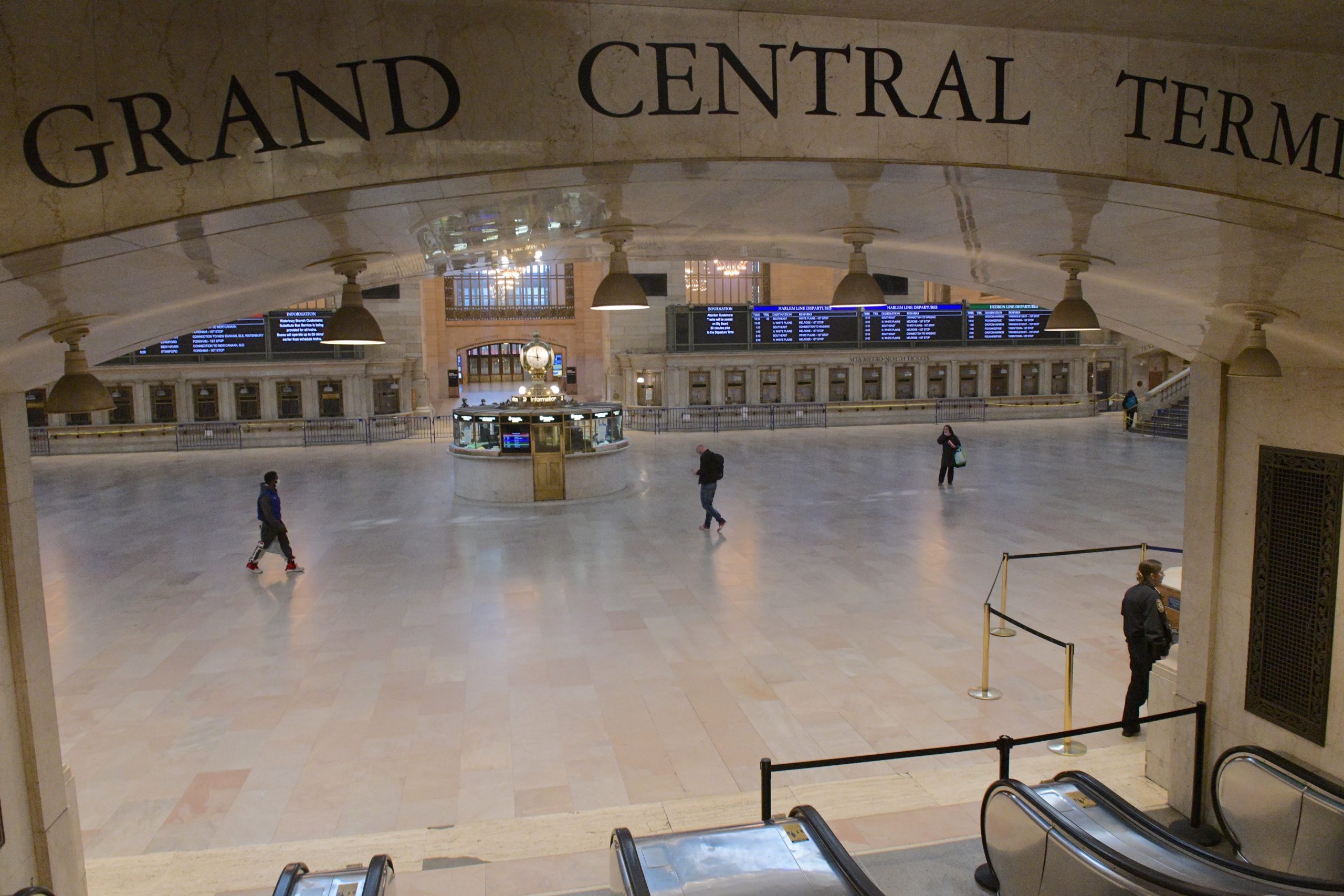 MTA workers busted for creating their own personal ‘man cave’ under(00)