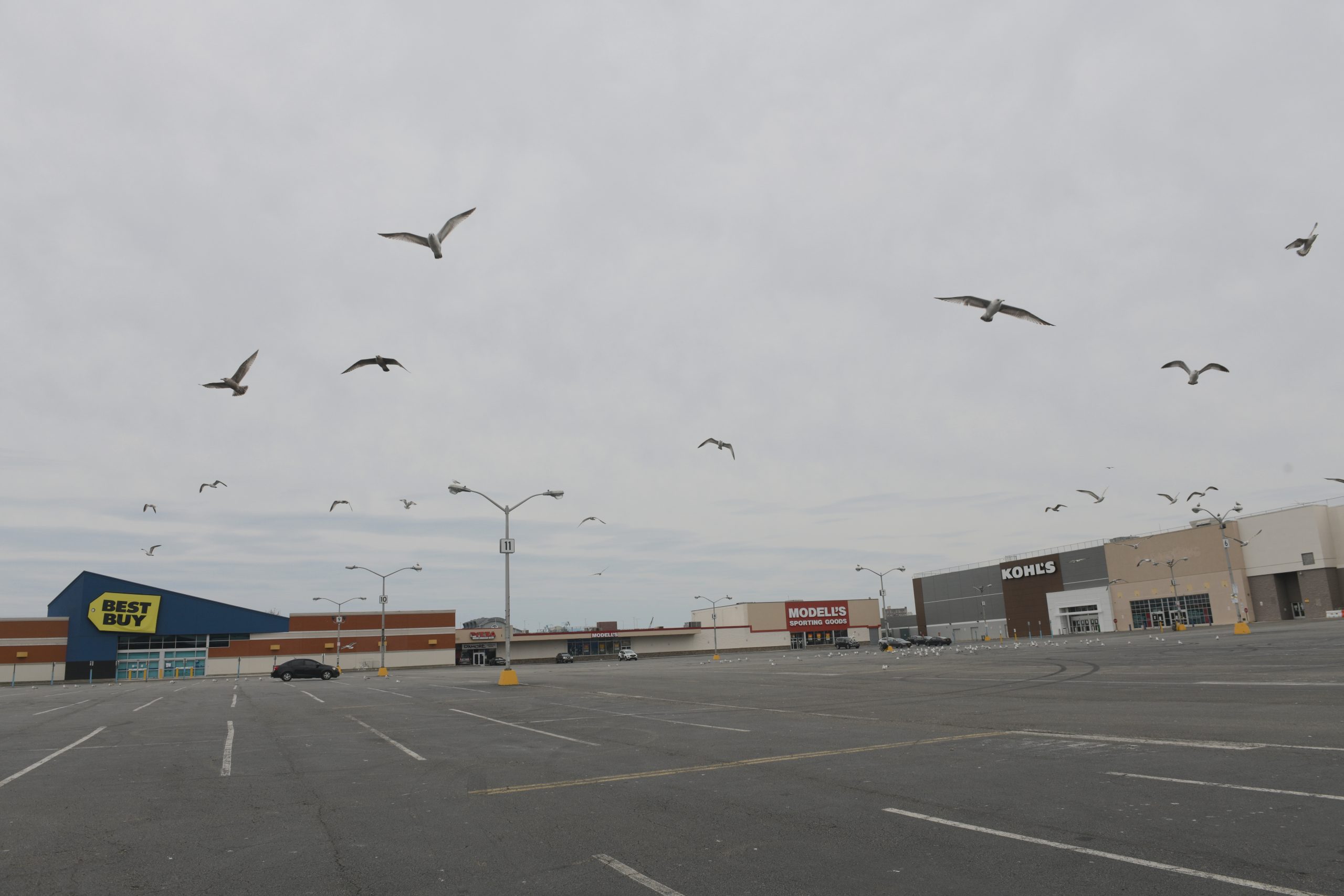 Scenes of an empty New York: 'For rent' signs, deserted streets and homeless havens amid the pandemic 7