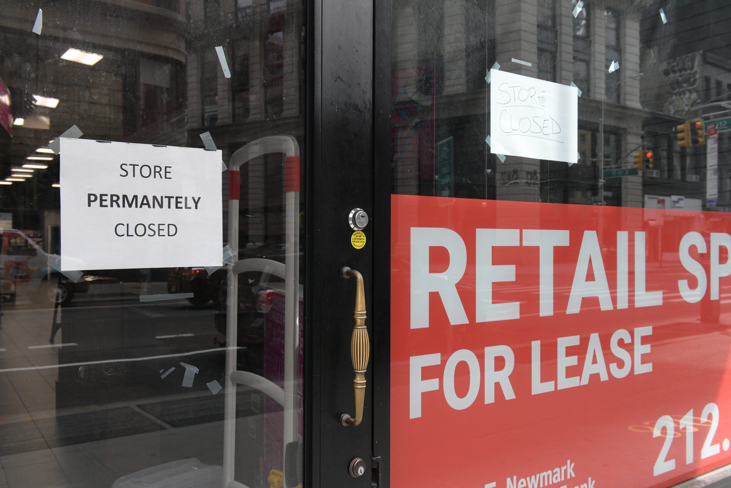 Scenes of an empty New York: 'For rent' signs, deserted streets and homeless havens amid the pandemic 4