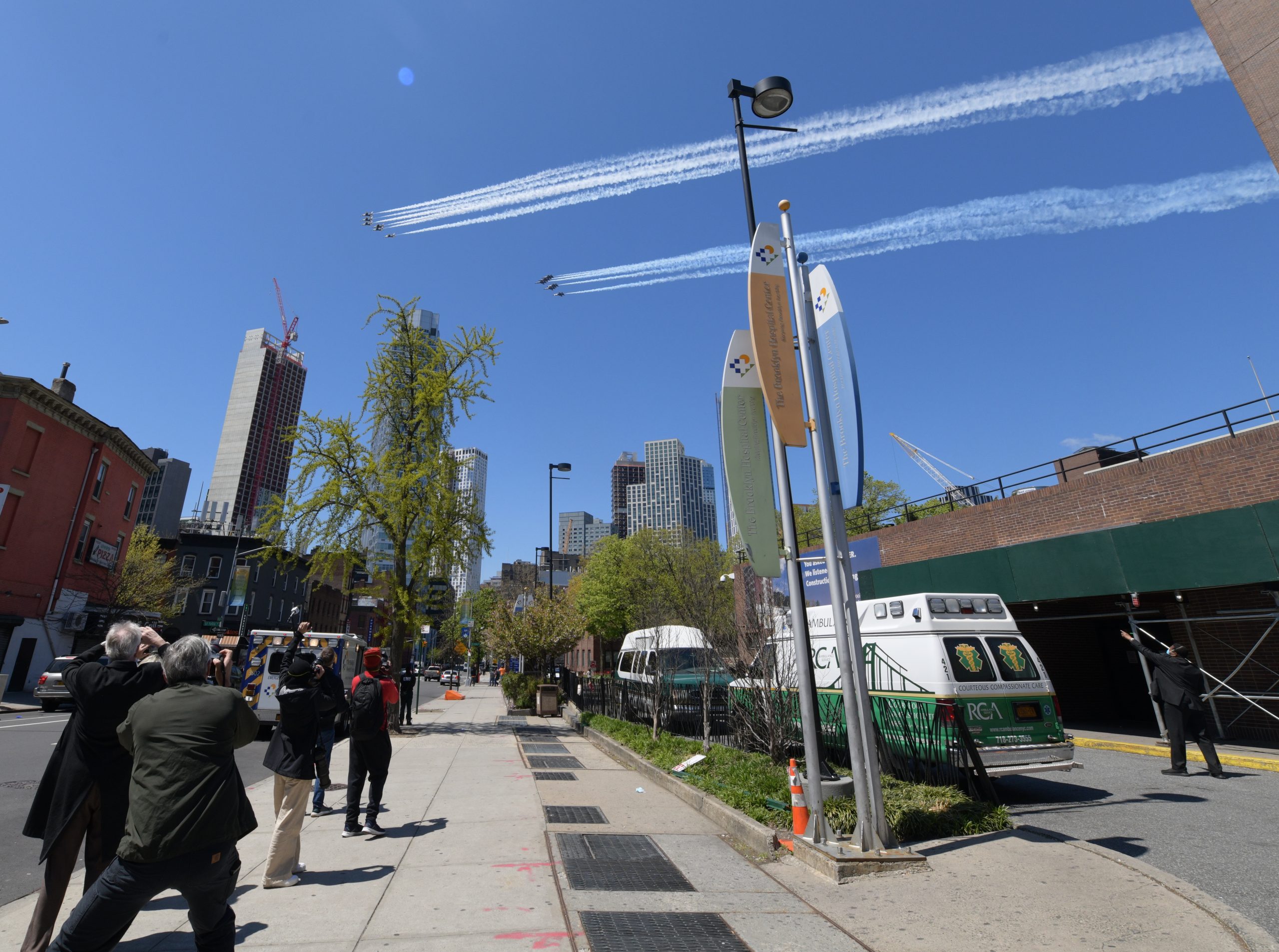 Blue Angels and Thunderbirds bring cheer to COVID-19 city front-line workers 3