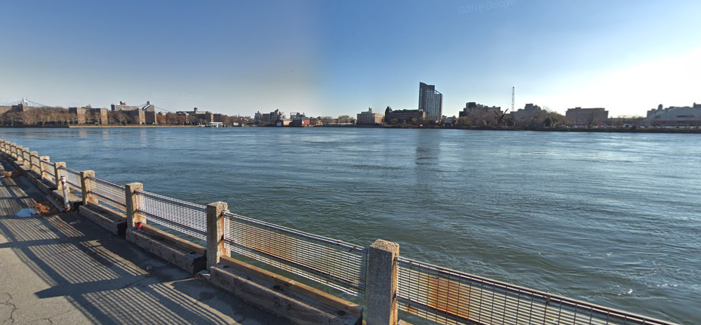 Badly Decomposed Body Found Floating In The East River Near Roosevelt Island Amnewyork