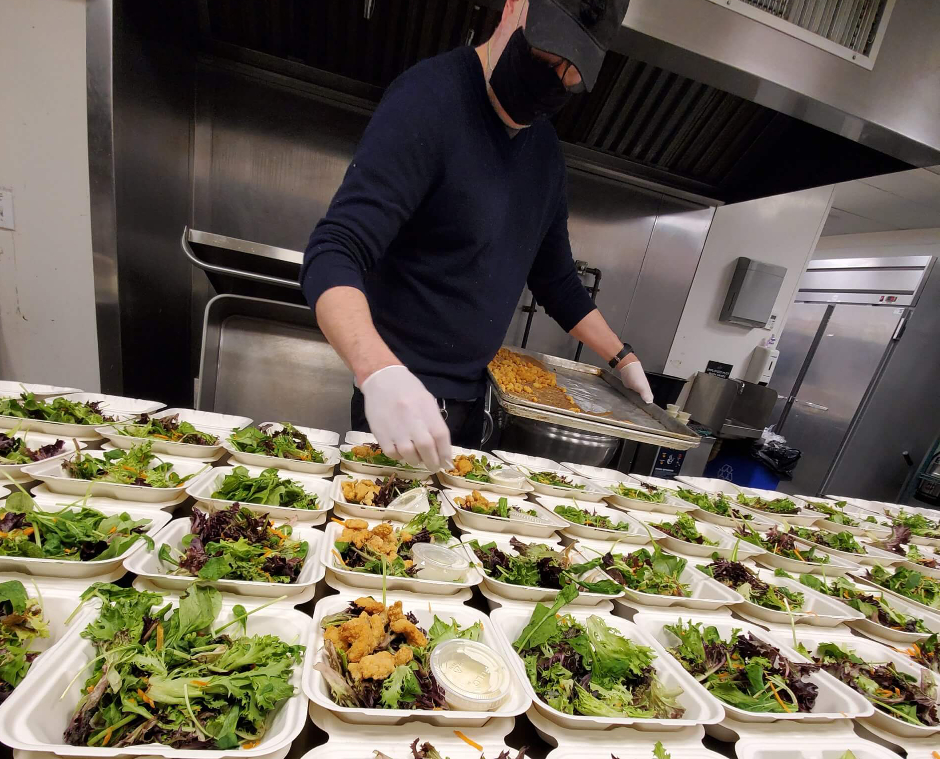 Brooklyn catering company massproduces meals for distribution amNewYork