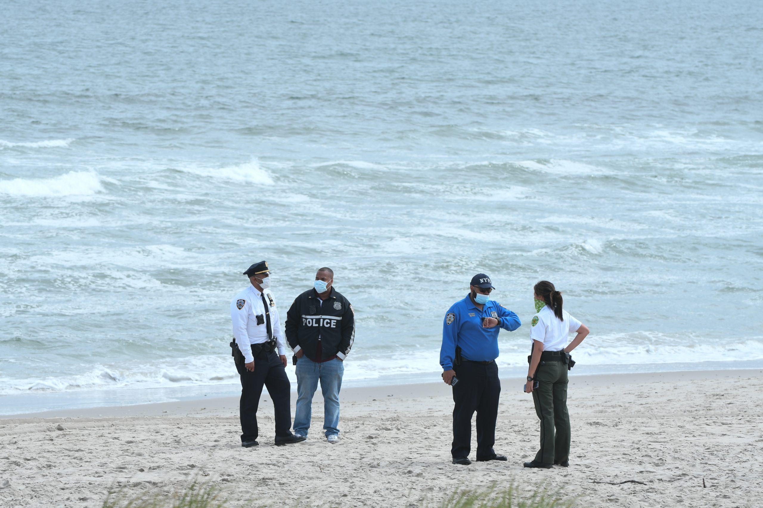 One man drowns, two others rescued from Rockaway Beach surf 3